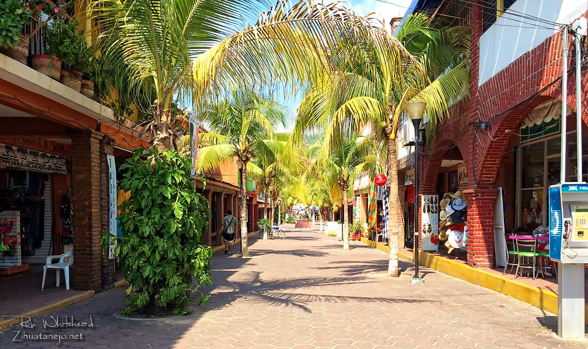 Calle Cuaht&eacute;moc